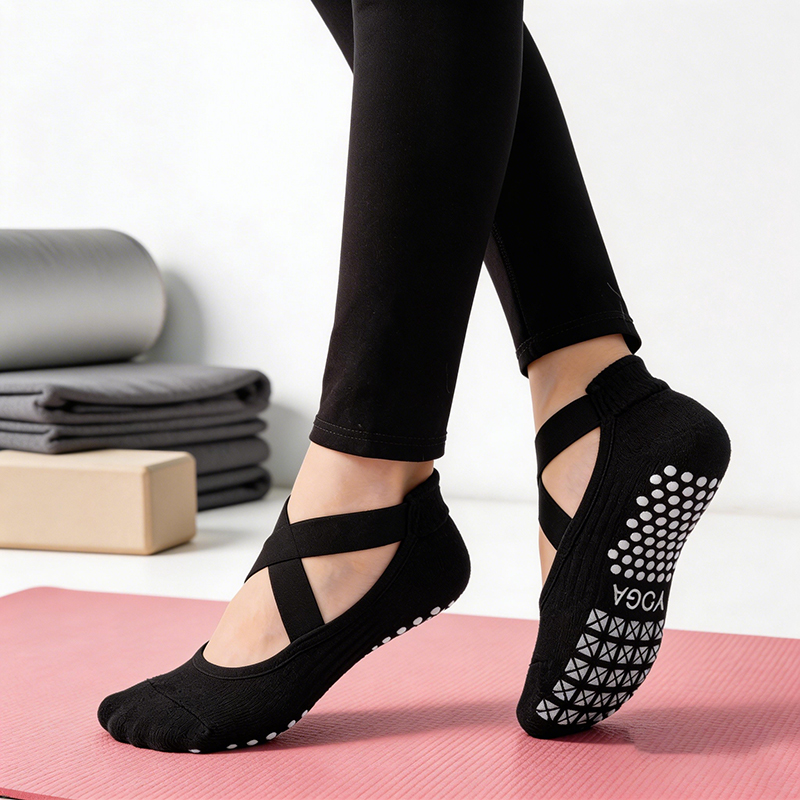 Pilates & Yoga Unleashed Studio Tuckahoe - Calcetines de yoga antideslizantes para mujer,